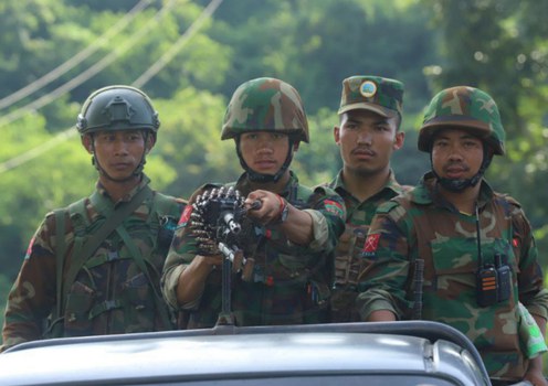 တအာင်းအမျိုးသားလွတ်မြောက်ရေးတပ်မတော်(TNLA) တပ်ဖွဲ့ဝင်များအားတွေ့ရစဉ်။