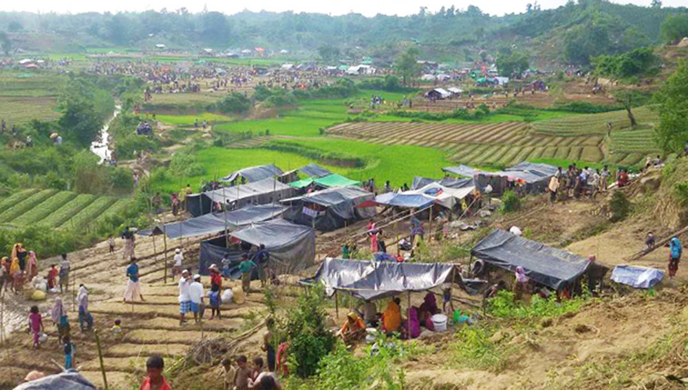 Rohingya Muslim refugees take shelter in the hills of the Hoaikong area in southeastern Bangladesh, Sept. 4, 2017. Photo: Abdur Rahman/BenarNews 