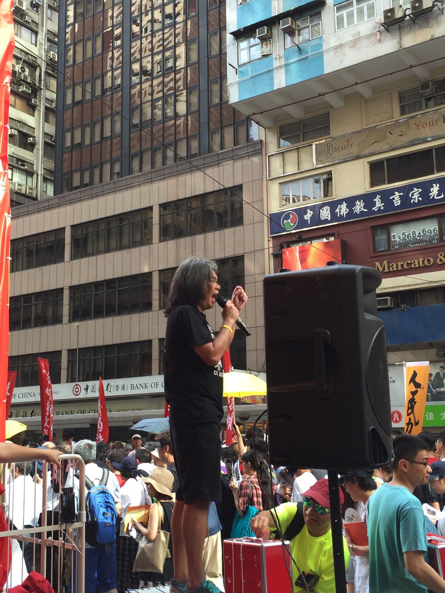 香港TVB“姓党”？ 推简体字幕引发巨大争议– 普通话主页