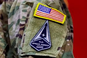 横田基地　space force パッチ 7ABCYIY6FZAPBN4344MNQEYG54.jpg