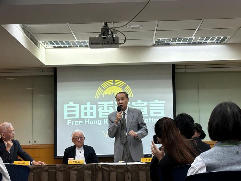 袁弓夷表示,因香港目前的政治状况,会阻吓在地或海外港人不敢参与香港议会的投票。