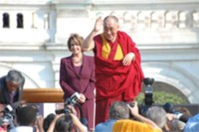 DalaiLaMaPelosi200b.jpg