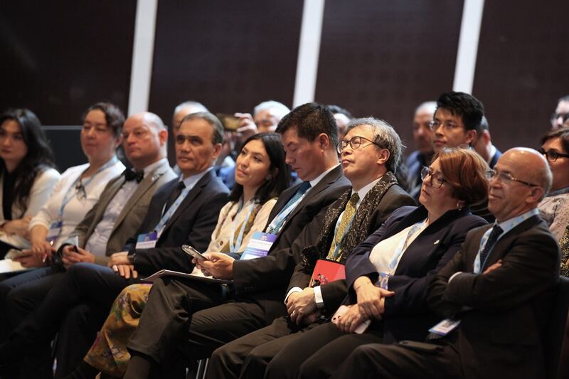 DUQ-20-yil-Sherqiy-Turkistan-qanuniy-asas-3.jpg