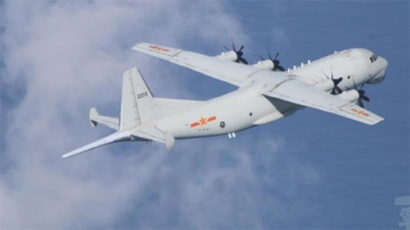 去年1月至10月初,台湾空军紧急出动战机2,972架次应对中共战机侵扰台湾防空识别区。图为中共运-8反潜巡逻机。(台湾军闻社)