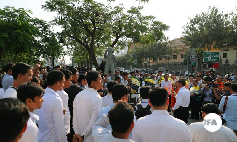 ពិធី​គោរព​វិញ្ញាណក្ខន្ធ​ប្រធានសហជីព​សេរីកម្មករ នៃ​ព្រះរាជាណាចក្រ​កម្ពុជា លោក ជា វិជ្ជា នៅ​ទីតាំង​ស្ដូប​រូប​សំណាក នៅ​ជិត​វត្ត​លង្កា រាជធានី​ភ្នំពេញ នៅ​ថ្ងៃ​ទី២២ ខែ​មករា ឆ្នាំ​២០២០។