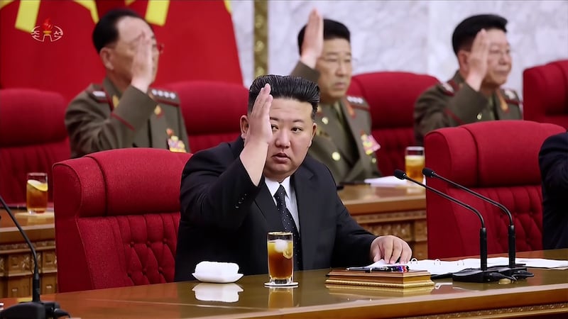 김정은 북한 국무위원장의 주재로 조선노동당 제8기 제12차 중앙위원회 전원회의 확대회의가 진행되었다.