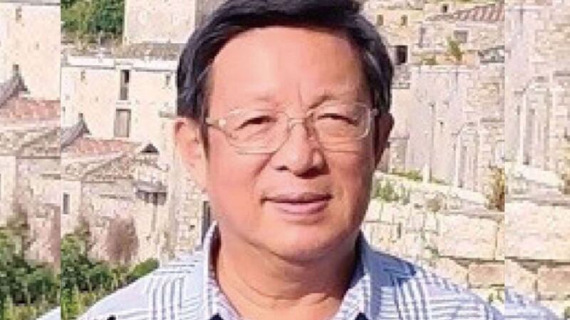 台湾中央研究院院士臧振华说明三星堆遗址属于殷商时期遗址，但是不属于殷商。(图源：台湾清华大学)