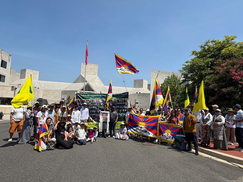 བློ་དགའ་རང་བཙན་ལགས་ཀྱིས་རང་སྲེག་ངོ་རྒོལ་ཁྲོད་ནས་བོད་ཕྱི་ནང་གི་བོད་མིའི་སེམས་ཚོར་དང་དོ་སྣང་།