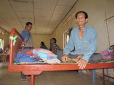 AidsVnCambodia200b.jpg