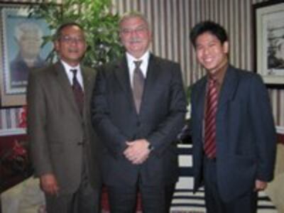 MichaelMichalakKhanhPhong200b.jpg