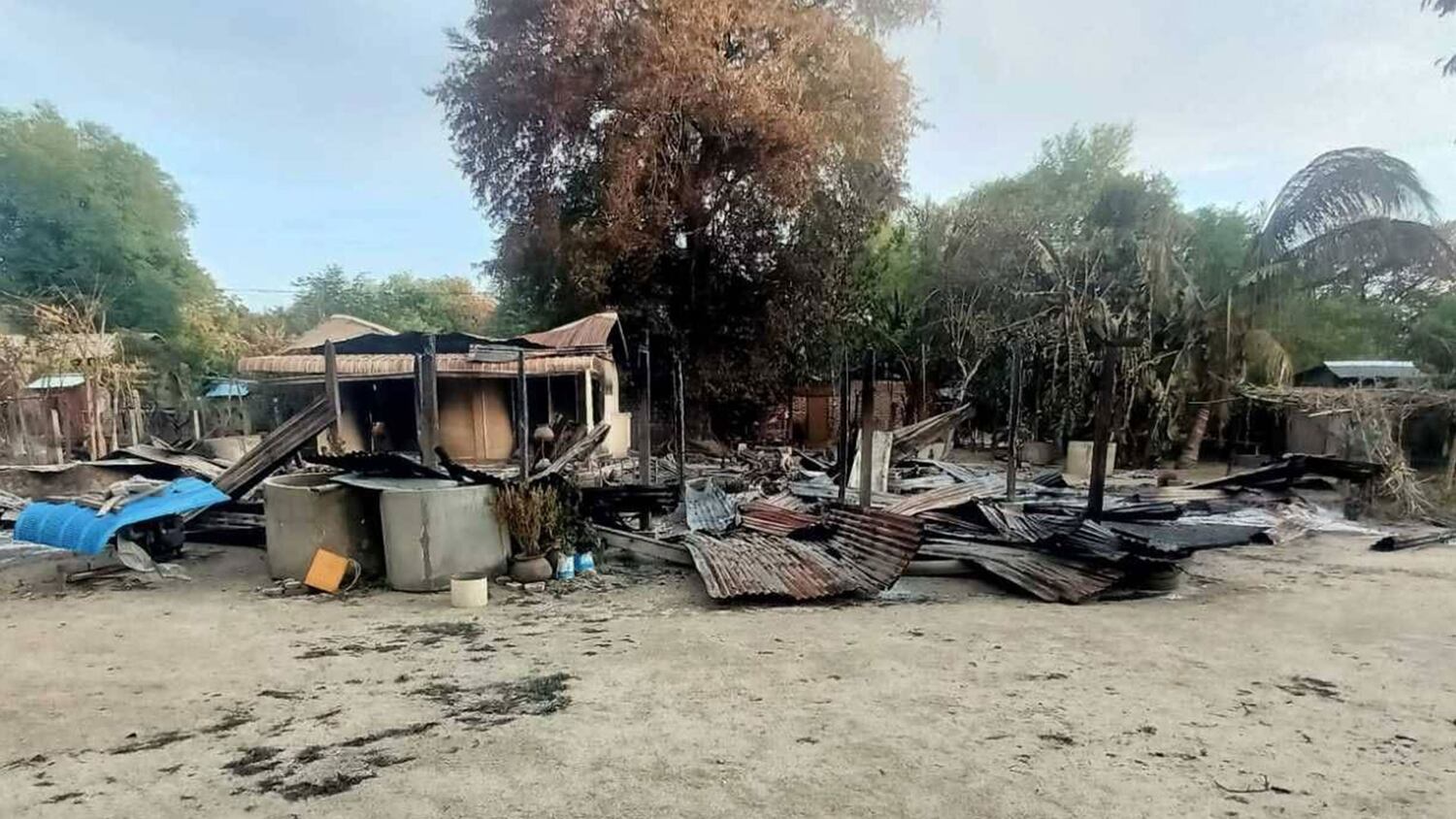 စစ်တပ် ဗုံးကြဲလို့ မြိုင်မြို့နယ်က စစ်ဘေးဒုက္ခသည် နှစ်ဦး သေဆုံး