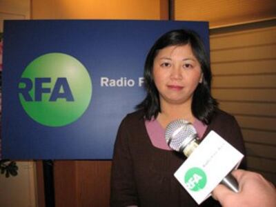 图片:旅美华裔女作家李翊云接受自由亚洲电台专访(记者何平摄)