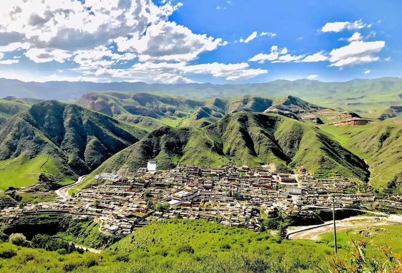 བོད་མདོ་སྨད་མཚོ་ལྷོ་འབའ་རྫོང་གི་ནང་དུ་ཆགས་པའི་གཙང་དགོན་པ།