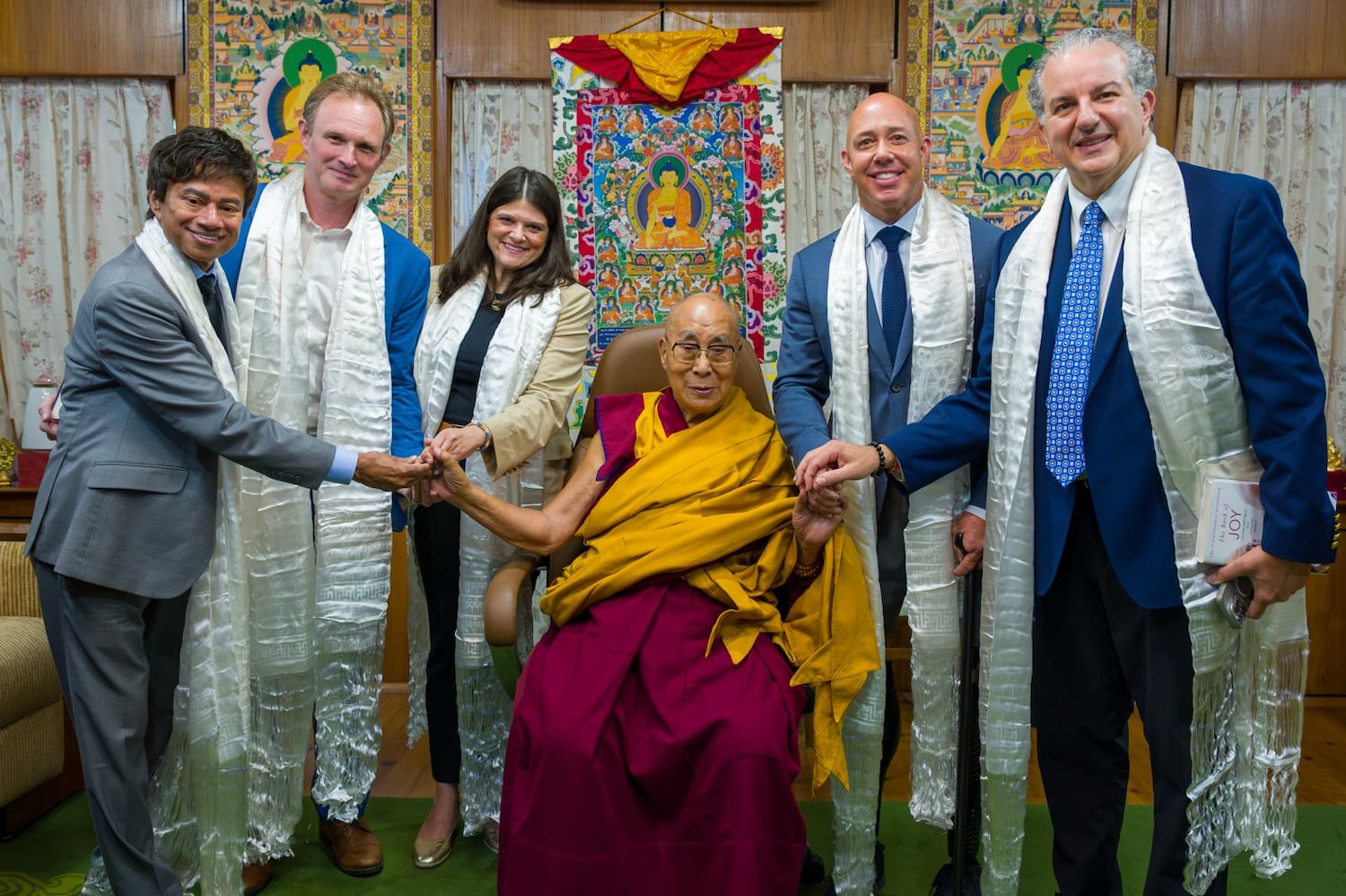 ཨ་རིའི་གྲོས་ཚོགས་ཀྱི་སྐུ་ཚབ་ཚོགས་པས་༧གོང་ས་མཆོག་གི་མཇལ་ཁ་ཞུས་པ།