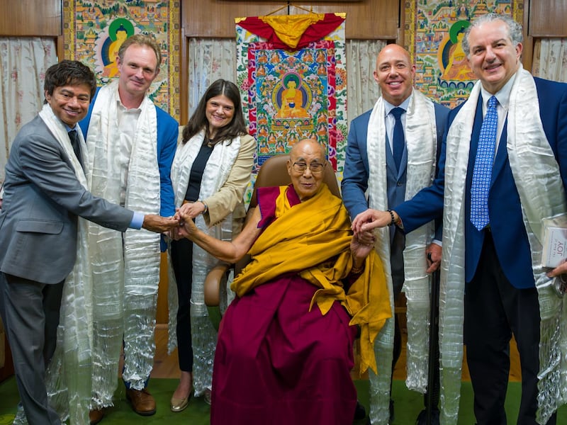 ཨ་རིའི་གྲོས་ཚོགས་ཀྱི་སྐུ་ཚབ་ཚོགས་པས་༧གོང་ས་མཆོག་གི་མཇལ་ཁ་ཞུས་པ།