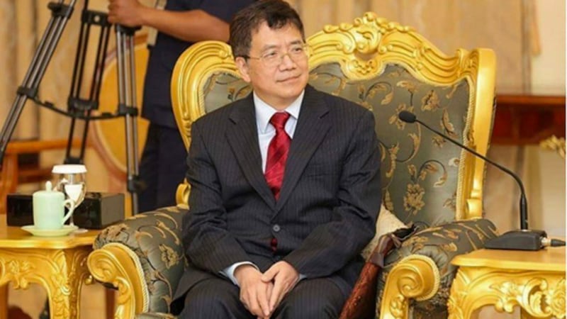 မြန်မာနိုင်ငံသို့ လာရောက်သည့် ခရီးစဉ်အတွင်း တွေ့ရသည့် တရုတ်အထူးကိုယ်စားလှယ် မစ္စတာ တိန့်ရှီးကျွင်းအား ၂ဝ၂၂ ခုနှစ်အတွင်းက တွေ့ရစဉ်။ (Myanmar Military Photo)