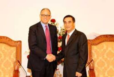 Chủ tịch Ngân hàng Xuất nhập khẩu Hoa Kỳ Ông Fred P. Hochberg gặp gỡ Thứ trưởng Bộ Tài chính Trần Xuân Hà, hôm 15-06-2010. Photo courtesy of mof.gov.vn