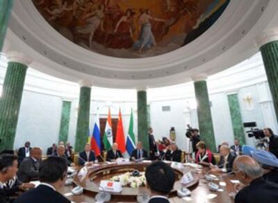 Lãnh đạo các nước thuộc nhóm BRICS gồm các nước Nga, Trung Quốc, Brazil, Ấn Độ và Nam Phi họp bên lề Thượng đỉnh G20 ở Nga hôm 05/09/2013.
