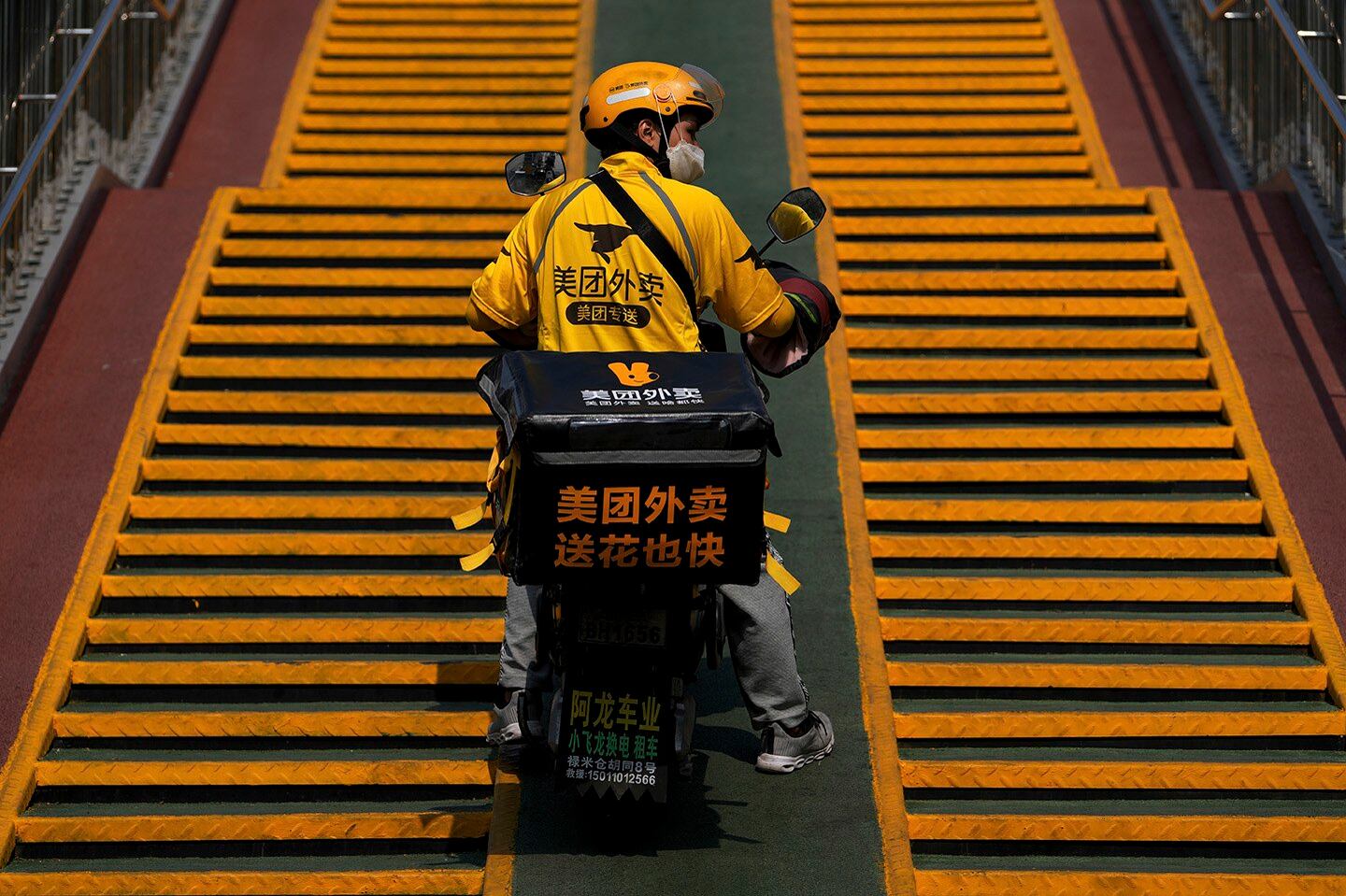 Death of Chinese delivery rider highlights harsh working conditions ...