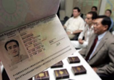 forged_passport_200px.jpg