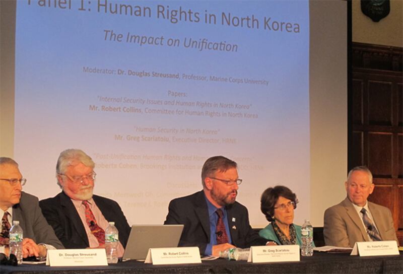 스칼라튜 미국 북한인권위원회 사무총장은 인권 문제를 해결하지 않고는 한반도의 안정적인 통일이 어려우며 통일이 된다고 해도 그 후 진정한 사회 통합에 매우 큰 저해 요소가 될 것이라고 설명했습니다.