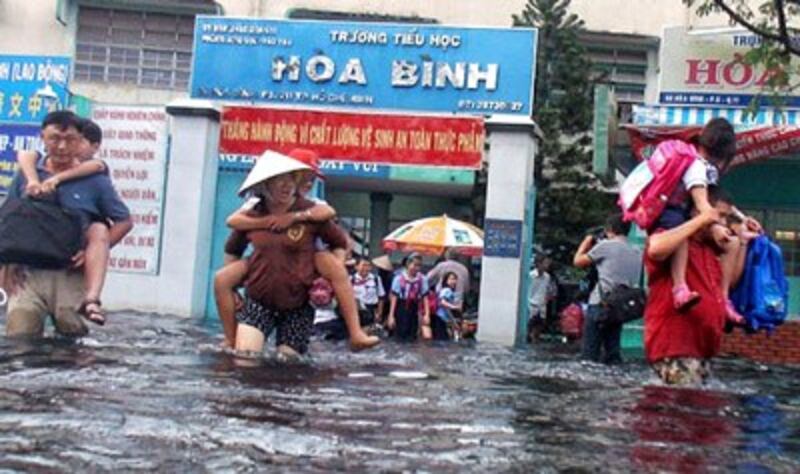 Em tan trường về....(Songmoi.vn)