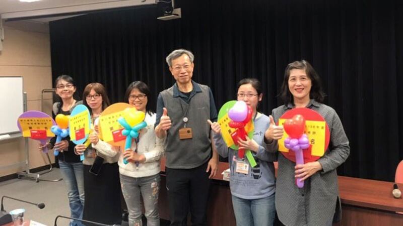 台湾彰化县卫生局长叶彦伯(中)因为主动揪出确诊病例遭中央下令调查。(截图自彰化卫生局脸书)