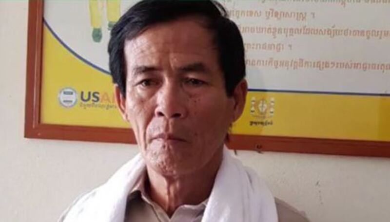 លោក បាន សម្ភីរ ជាជាងកាត់សក់ អាយុ ៧០ ឆ្នាំ ត្រូវបានចៅក្រមស៊ើបសួរ លោក ងួន ណារ៉ា បានចេញដីកាឃុំខ្លួន កាលពីថ្ងៃទី២០ ឧសភា ពីបទ «ប្រមាថចំពោះអង្គព្រះមហាក្សត្រ» ក្រោយពេលដែលហ្សែរ (Share) វីដេអូខ្លីមួយ កាលពីថ្ងៃទី១៣ ឧសភា ស្ដីពីទុក្ខលំបាករបស់អ្នកភូមិស្រែគ នៅខេត្តស្ទឹងត្រែង រូបថតលោកនាយករដ្ឋមន្ត្រី ហ៊ុន សែន ជាមួយភរិយា និងព្រះ ឆាយាល័ក្ខណ៍ព្រះមហាក្សត្រគង់ក្នុងឡាន។ ប៉ុន្តែលោកមិនបានសរសេរអ្វីបន្ថែមទេ។