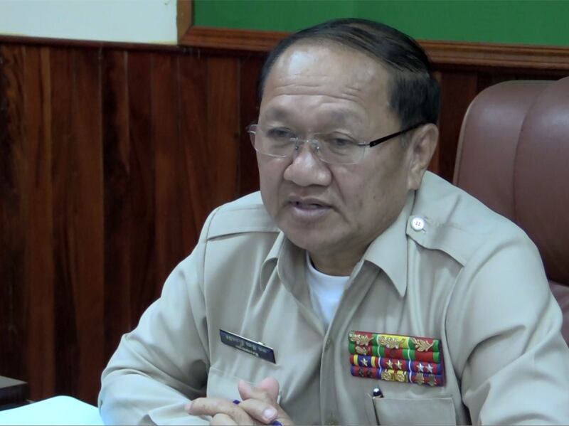 អភិបាល​ខេត្ត​ព្រះសីហនុ លោក យន្ត មីន ថ្លែង​ក្នុង​កិច្ច​ប្រជុំ​ពិភាក្សា​ជាមួយ​មន្ត្រី​អង្គការ​ក្រៅ​រដ្ឋាភិបាល​ដើម្បី​រិះរក​វិធី​ដោះស្រាយ​វិវាទ​ដីធ្លី កាល​ពី​ថ្ងៃ​ទី​១០ ខែ​សីហា ឆ្នាំ​២០១៦។ RFA/Den Ayuthyea