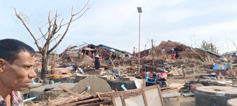 မိုခါ မုန်တိုင်းကြောင့် ဒါးပိုင် ရိုဟင်ဂျာဒုက္ခသည်စခန်း ပျက်စီးမှုများအား ၂၀၂၃ ခုနှစ် မေလ ၁၇ ရက်နေ့က တွေ့ရစဉ်။ (Photo: Citizen Journalist)