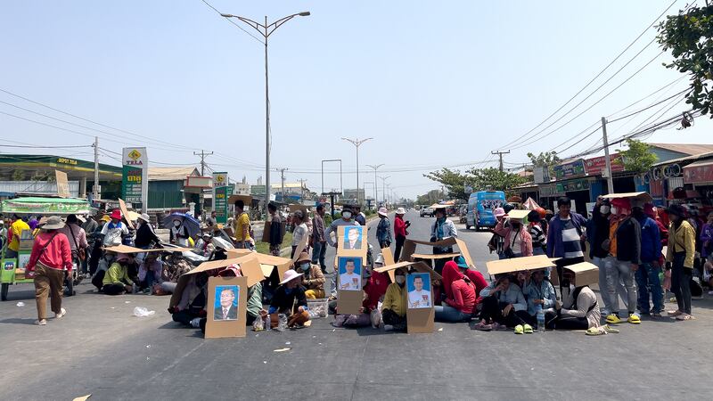YW_block_the_road_to_demand_solution_for_their_payment_032124_Tep_Nara_10.jpg