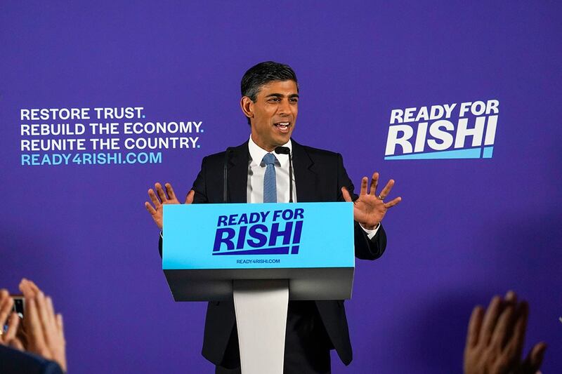 英国前财相苏纳克Rishi Sunak进行电视辩论。(美联社)