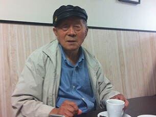 토론토 코리아 타운의 한 카페에서 자신의 이야기를 담담히 들려주고 있는 정협모 노인 