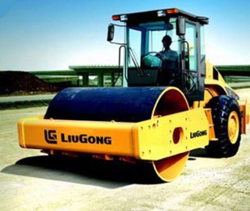 Xe cơ giới Trung Quốc dùng trong xây dựng. Photo courtesy haiau.vn