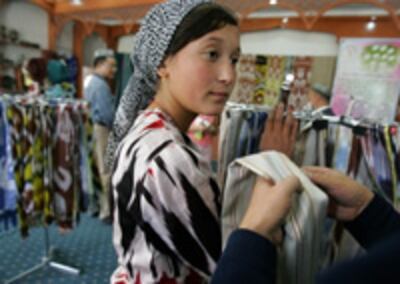 Uyghur-qizi-200.jpg