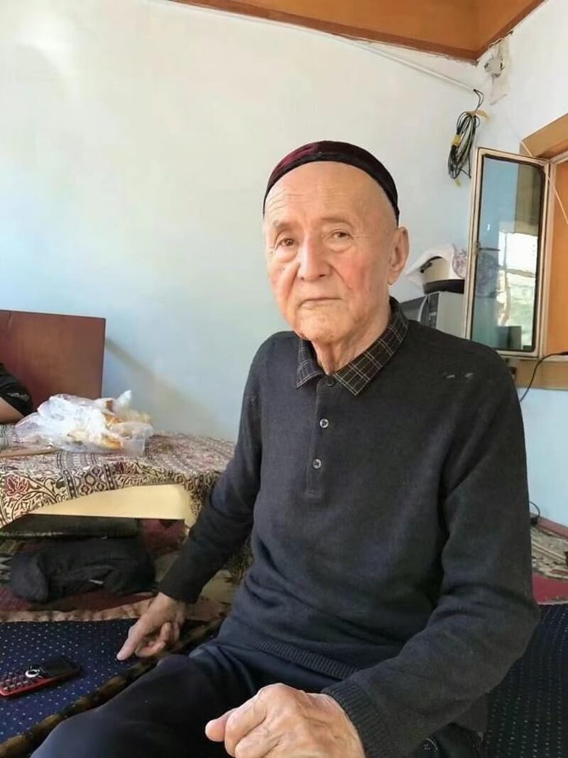 Muhemmetjan-Rashidin-01.jpg