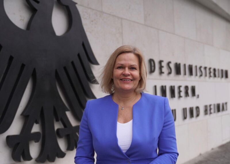 德國內政部長費澤爾（Nancy Faeser）以新冠疫情為理由，宣布不會參加北京冬奧會。（德國外交部官網圖片）