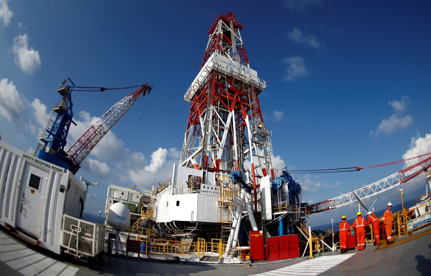 Hunt for oil and gas increases risk of flashpoints in South China Sea, report says