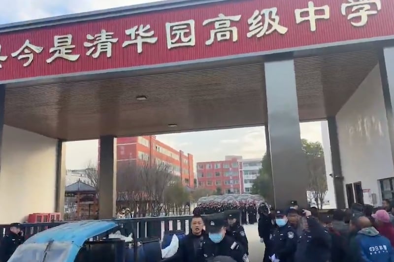 校园的“安全”,究竟保障了谁?