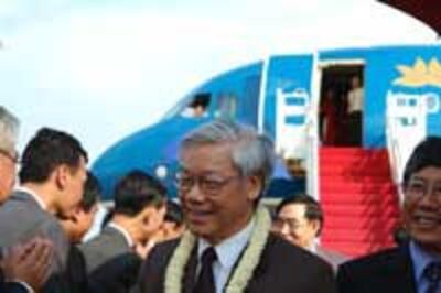 NguyenPhuTrongVnCambodia200.jpg