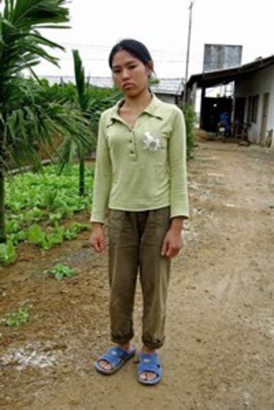 000_Hkg829388-200.jpg