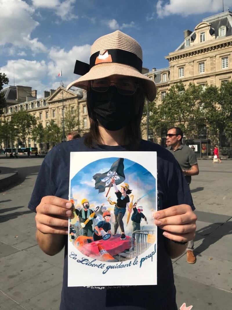 2019年8月31号，旅居法国的香港人在巴黎共和广场集会，以声援香港的民主运动。(蔡凌提供)