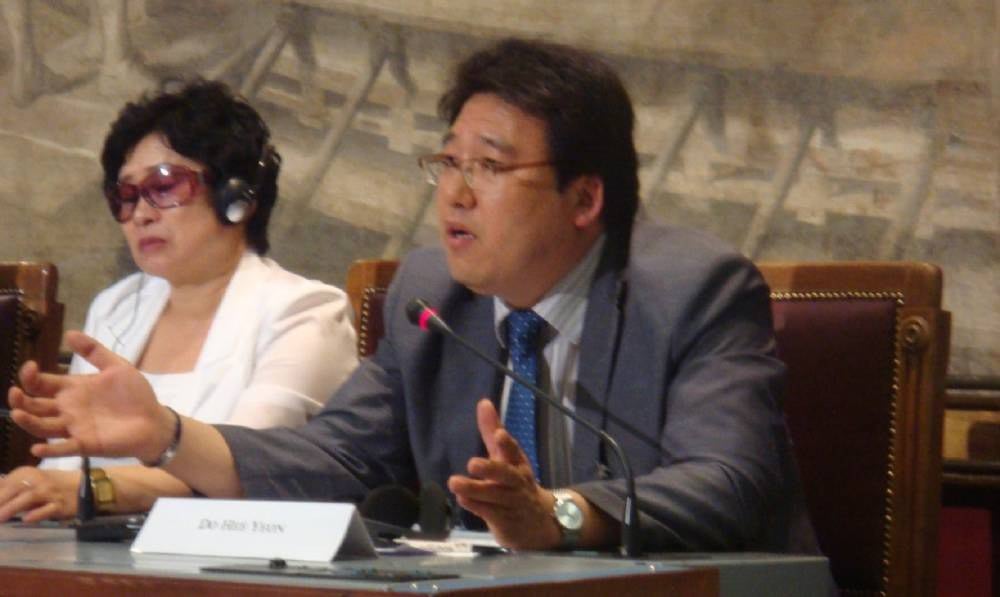지난 2010년 9월 이탈리아 국회 청문회에서 ‘북한 인권’에 관해 증언하고 있다.(오른쪽이 도희윤 대표)