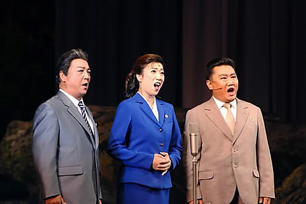 평양대극장에서 피바다가극단이 공연하는 모습.