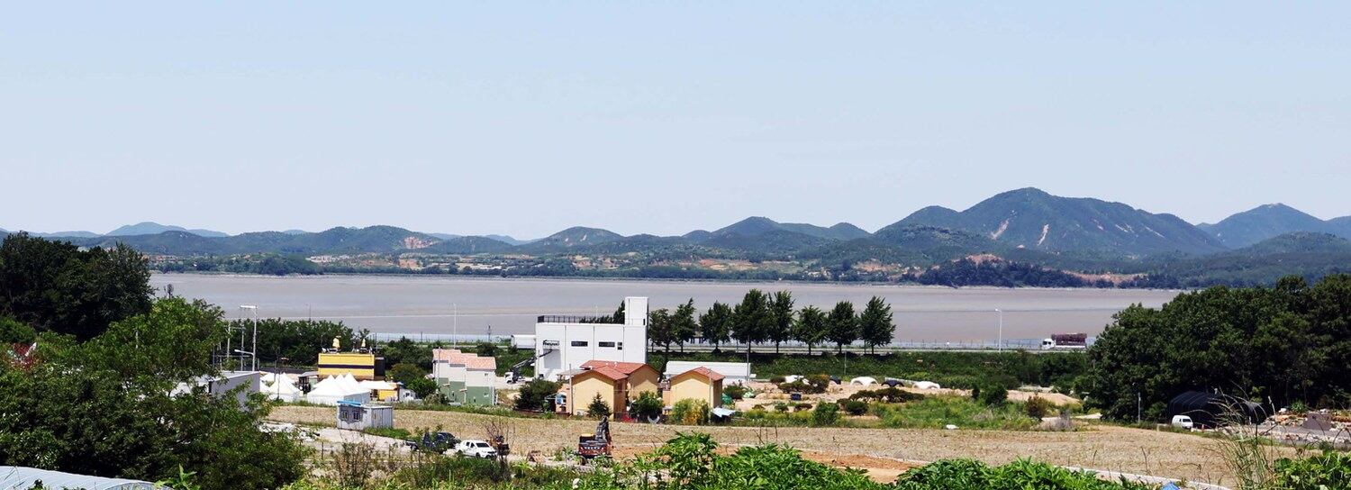 파주 탄현면에서 바라본 임진강 넘어 황해북도 개풍군