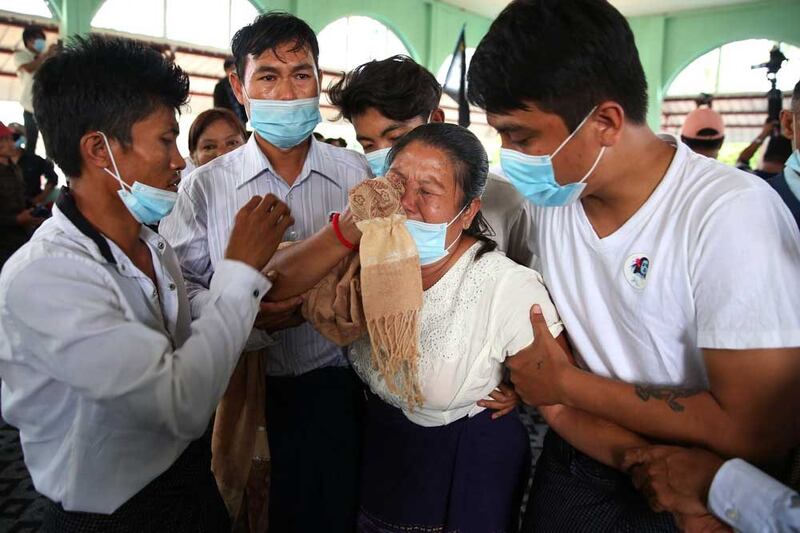 https://www.rfa.org/english/multimedia/myanmar-death-protest-gallery-02222021182753.html/myanmar_funeral022121_017.jpg
