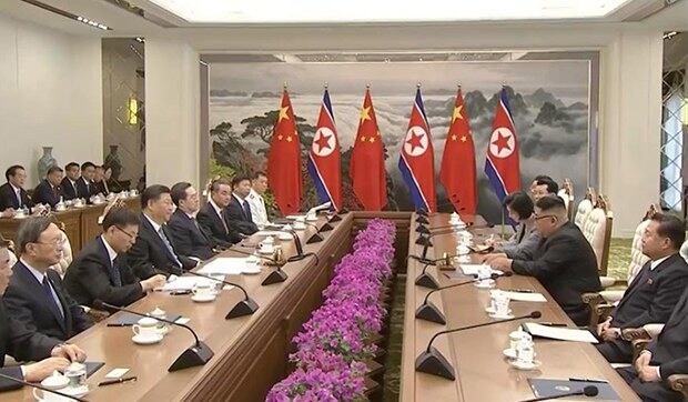시진핑 중국 국가주석과 김정은 북한 국무위원장이 20일 평양에서 북중정상회담을 하고 있다.