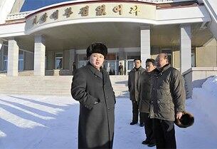 북한 김정은 국방위원회 제1위원장이 백두산지구 체육촌을 비롯해 양강도 삼지연군(郡)의 여러 곳을 돌아봤다고 조선중앙통신이 30일 보도했다.
