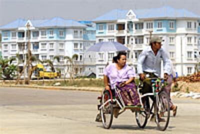 naypyidaw_trishaw_200px.jpg
