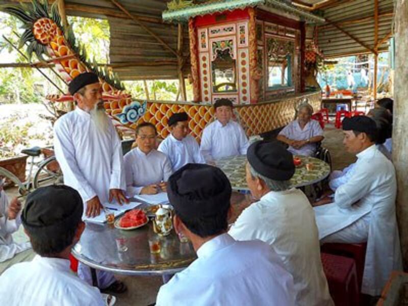 Các tín đồ Thánh Thất Tam Phước, Châu Đạo Bà̀ Rịa Vũng Tàu, miền Nam, Việt nam.RFA